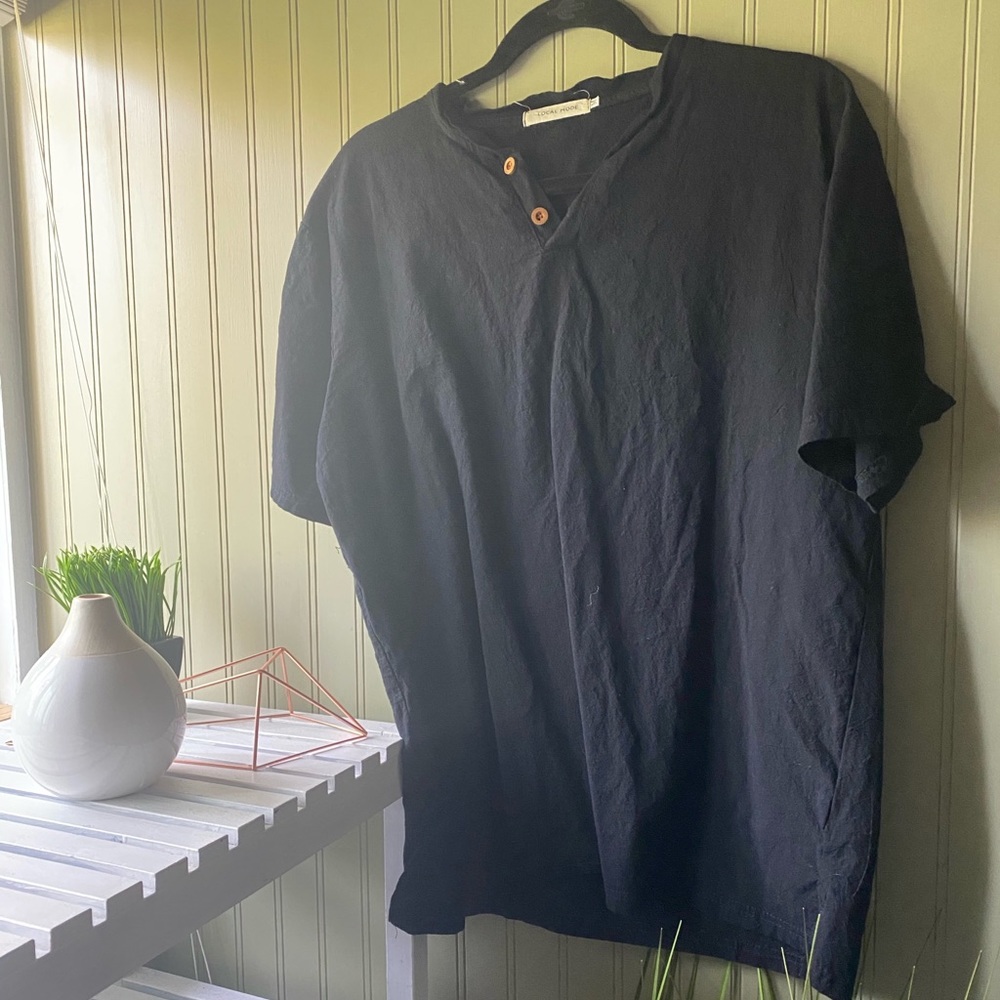 Local mode Henley collar tee